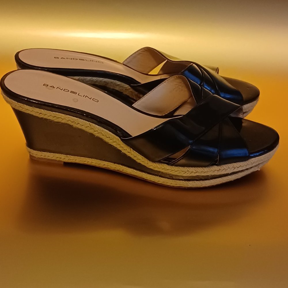 Bandolino Black Patent Leather Wedge Sandals, sz 10